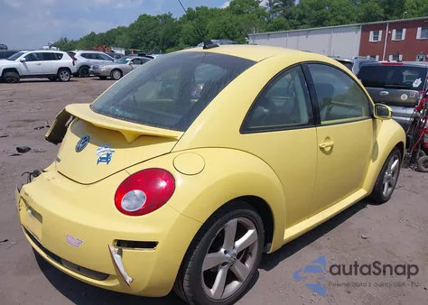 2009 Volkswagen New Beetle 2.5L from USA, damaged, VIN 3VWRG31C39M516518